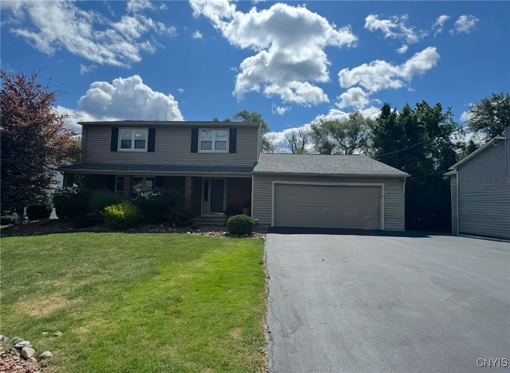 110 Lake Country Drive, Geddes, New York 13209, Geddes, New York 13209, 4 Bedrooms Bedrooms, 8 Rooms Rooms,2 BathroomsBathrooms,Residential Lease,For Rent,110 Lake Country Drive, Geddes, New York 13209,0,S1633027