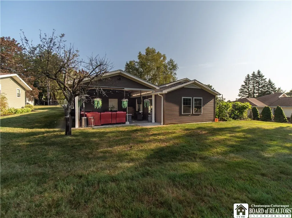 33 Delevan Avenue, Jamestown, New York 14701, Jamestown, New York 14701, 3 Bedrooms Bedrooms, 8 Rooms Rooms,2 BathroomsBathrooms,Residential,For Sale,33 Delevan Avenue, Jamestown, New York 14701,0,R1633358