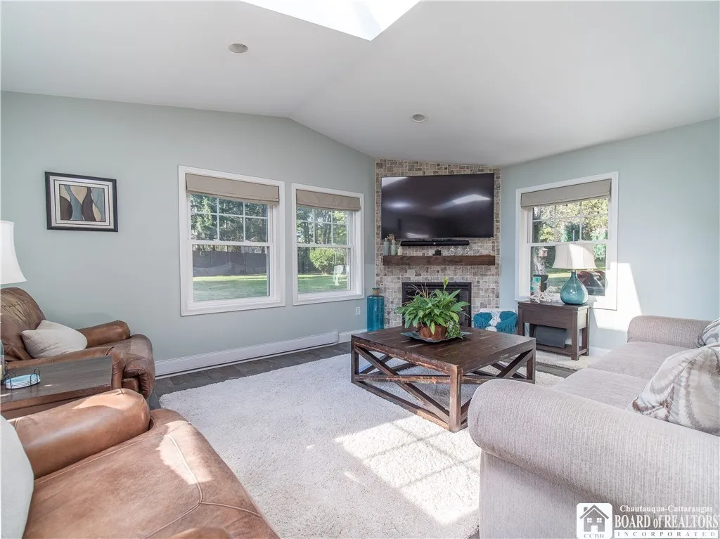 33 Delevan Avenue, Jamestown, New York 14701, Jamestown, New York 14701, 3 Bedrooms Bedrooms, 8 Rooms Rooms,2 BathroomsBathrooms,Residential,For Sale,33 Delevan Avenue, Jamestown, New York 14701,0,R1633358