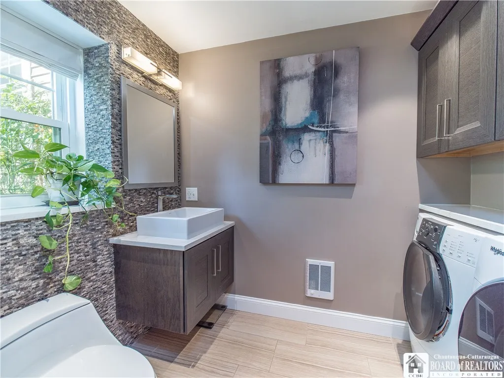 33 Delevan Avenue, Jamestown, New York 14701, Jamestown, New York 14701, 3 Bedrooms Bedrooms, 8 Rooms Rooms,2 BathroomsBathrooms,Residential,For Sale,33 Delevan Avenue, Jamestown, New York 14701,0,R1633358