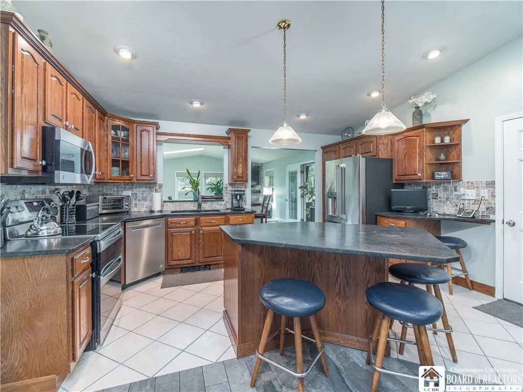 33 Delevan Avenue, Jamestown, New York 14701, Jamestown, New York 14701, 3 Bedrooms Bedrooms, 8 Rooms Rooms,2 BathroomsBathrooms,Residential,For Sale,33 Delevan Avenue, Jamestown, New York 14701,0,R1633358