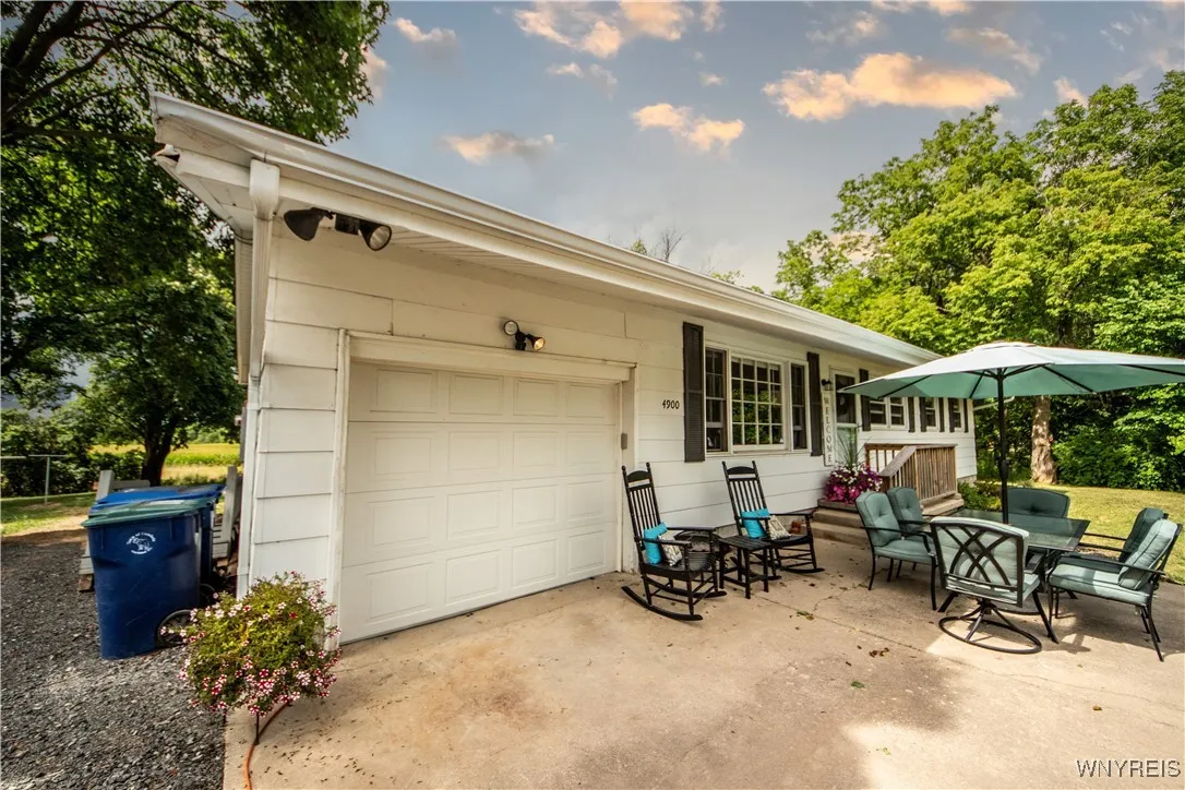4900 Town Line Road, Cambria, New York 14094, Cambria, New York 14094, 4 Bedrooms Bedrooms, 7 Rooms Rooms,1 BathroomBathrooms,Residential,For Sale,4900 Town Line Road, Cambria, New York 14094,0,B1633363