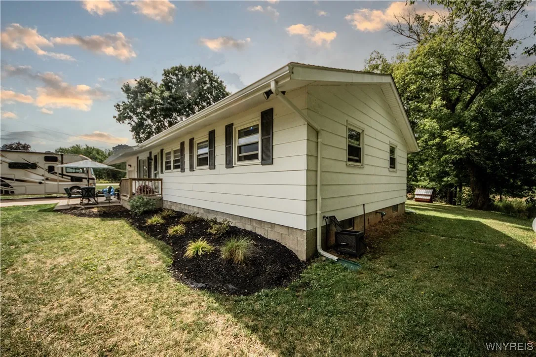 4900 Town Line Road, Cambria, New York 14094, Cambria, New York 14094, 4 Bedrooms Bedrooms, 7 Rooms Rooms,1 BathroomBathrooms,Residential,For Sale,4900 Town Line Road, Cambria, New York 14094,0,B1633363