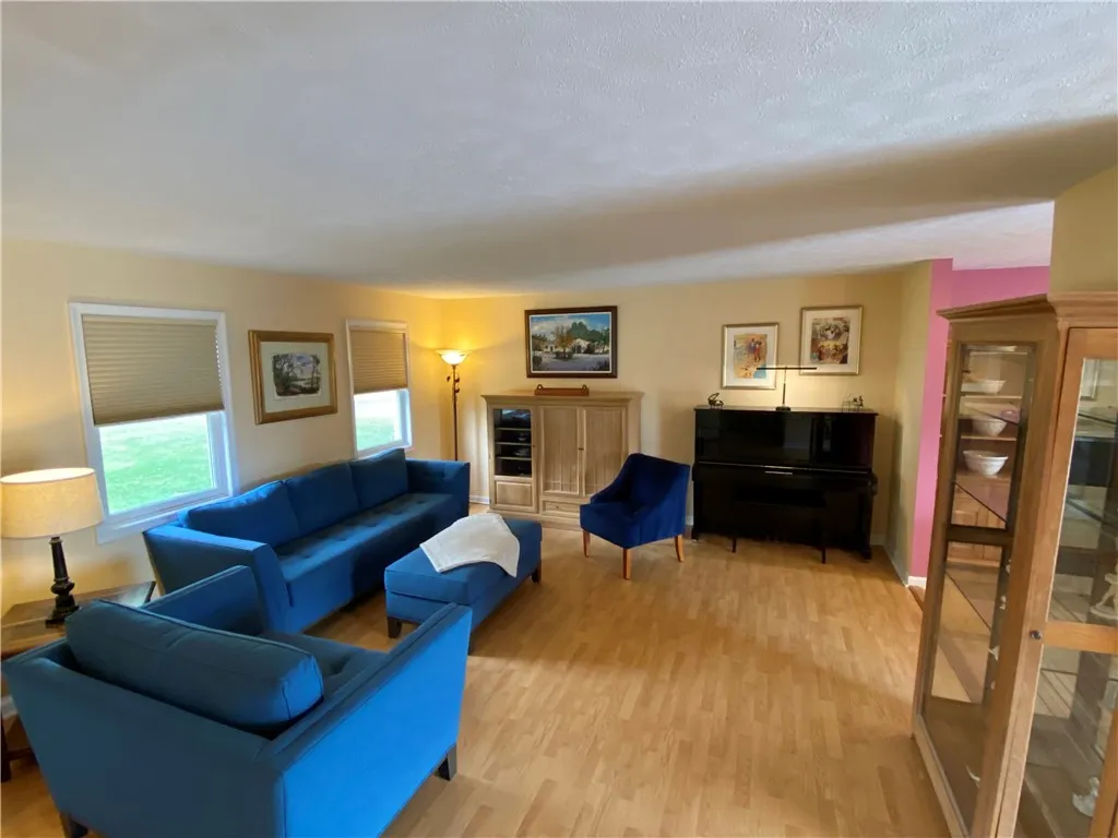 1055 West Clinton Street, Elmira, New York 14905, Elmira, New York 14905, 3 Bedrooms Bedrooms, 10 Rooms Rooms,2 BathroomsBathrooms,Residential,For Sale,1055 West Clinton Street, Elmira, New York 14905,R1632834