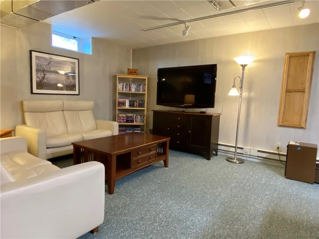 1055 West Clinton Street, Elmira, New York 14905, Elmira, New York 14905, 3 Bedrooms Bedrooms, 10 Rooms Rooms,2 BathroomsBathrooms,Residential,For Sale,1055 West Clinton Street, Elmira, New York 14905,R1632834
