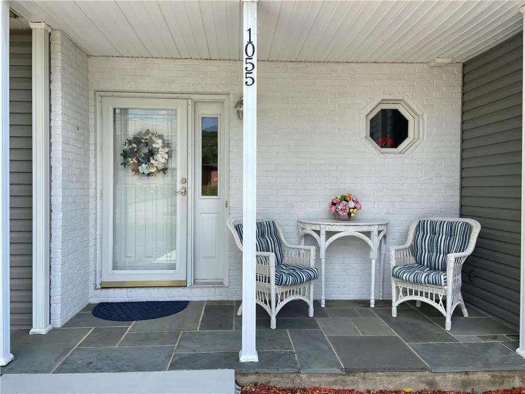 1055 West Clinton Street, Elmira, New York 14905, Elmira, New York 14905, 3 Bedrooms Bedrooms, 10 Rooms Rooms,2 BathroomsBathrooms,Residential,For Sale,1055 West Clinton Street, Elmira, New York 14905,R1632834