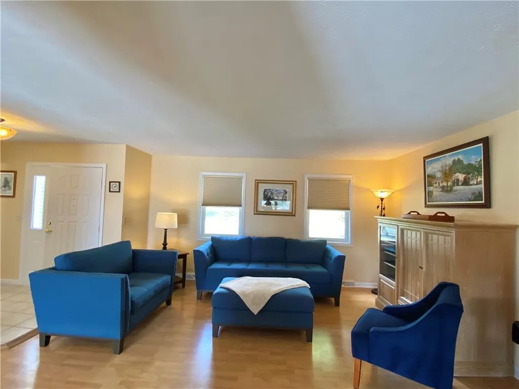1055 West Clinton Street, Elmira, New York 14905, Elmira, New York 14905, 3 Bedrooms Bedrooms, 10 Rooms Rooms,2 BathroomsBathrooms,Residential,For Sale,1055 West Clinton Street, Elmira, New York 14905,R1632834
