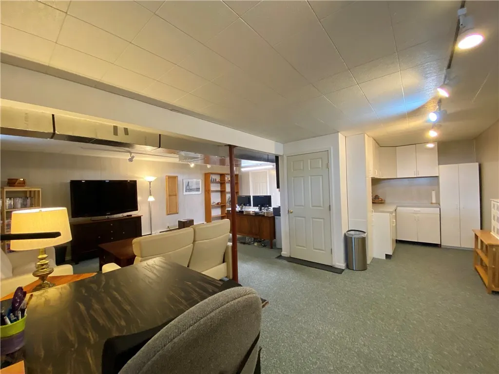 1055 West Clinton Street, Elmira, New York 14905, Elmira, New York 14905, 3 Bedrooms Bedrooms, 10 Rooms Rooms,2 BathroomsBathrooms,Residential,For Sale,1055 West Clinton Street, Elmira, New York 14905,R1632834