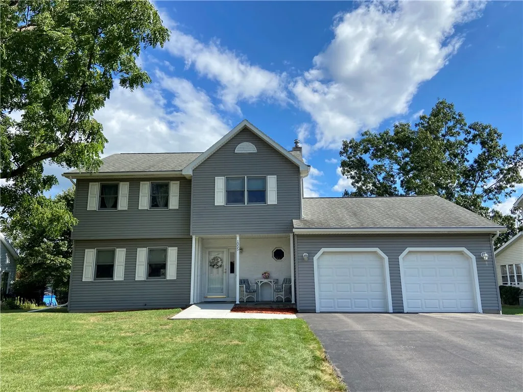 1055 West Clinton Street, Elmira, New York 14905, Elmira, New York 14905, 3 Bedrooms Bedrooms, 10 Rooms Rooms,2 BathroomsBathrooms,Residential,For Sale,1055 West Clinton Street, Elmira, New York 14905,R1632834