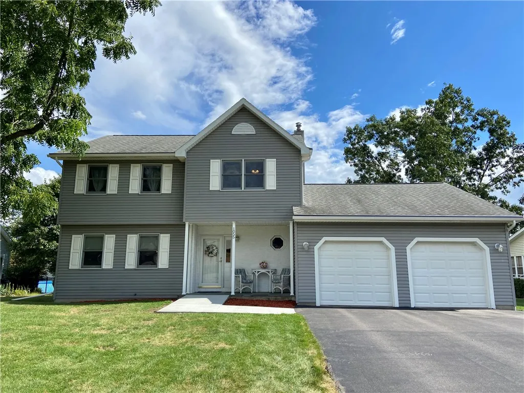 1055 West Clinton Street, Elmira, New York 14905, Elmira, New York 14905, 3 Bedrooms Bedrooms, 10 Rooms Rooms,2 BathroomsBathrooms,Residential,For Sale,1055 West Clinton Street, Elmira, New York 14905,R1632834