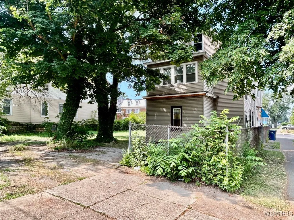 851 East Delavan Avenue S, Buffalo, New York 14215, Buffalo, New York 14215, 4 Bedrooms Bedrooms, ,2 BathroomsBathrooms,Residential,For Sale,851 East Delavan Avenue S, Buffalo, New York 14215,B1633626