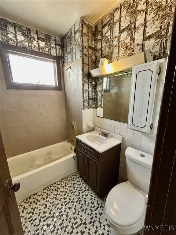 851 East Delavan Avenue S, Buffalo, New York 14215, Buffalo, New York 14215, 4 Bedrooms Bedrooms, ,2 BathroomsBathrooms,Residential,For Sale,851 East Delavan Avenue S, Buffalo, New York 14215,B1633626