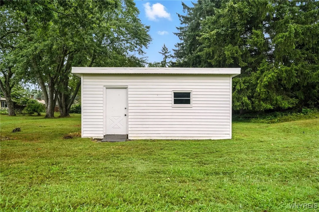4990 Meadowbrook Road, Clarence, New York 14221, Clarence, New York 14221, 3 Bedrooms Bedrooms, 9 Rooms Rooms,2 BathroomsBathrooms,Residential,Closed,4990 Meadowbrook Road, Clarence, New York 14221,0,B1633442