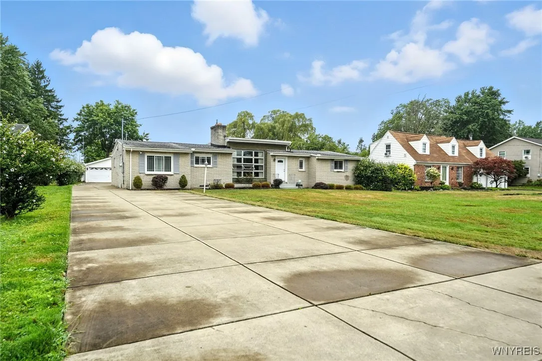 4990 Meadowbrook Road, Clarence, New York 14221, Clarence, New York 14221, 3 Bedrooms Bedrooms, 9 Rooms Rooms,2 BathroomsBathrooms,Residential,Closed,4990 Meadowbrook Road, Clarence, New York 14221,0,B1633442