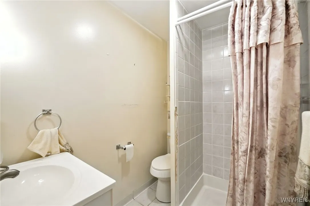 4990 Meadowbrook Road, Clarence, New York 14221, Clarence, New York 14221, 3 Bedrooms Bedrooms, 9 Rooms Rooms,2 BathroomsBathrooms,Residential,Closed,4990 Meadowbrook Road, Clarence, New York 14221,0,B1633442