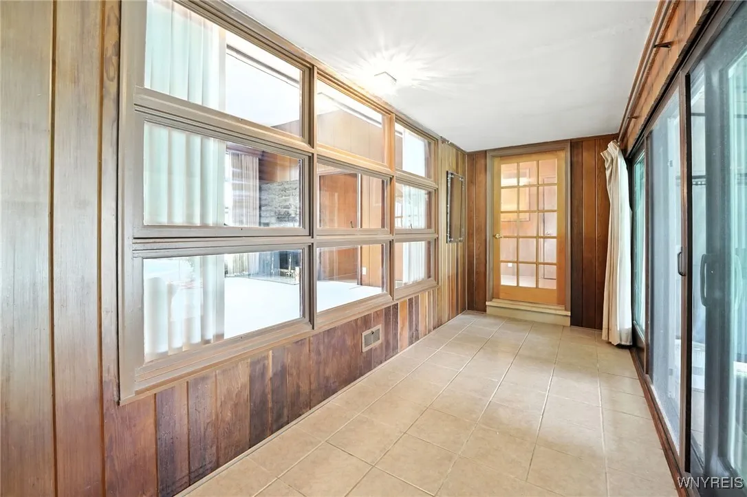 4990 Meadowbrook Road, Clarence, New York 14221, Clarence, New York 14221, 3 Bedrooms Bedrooms, 9 Rooms Rooms,2 BathroomsBathrooms,Residential,For Sale,4990 Meadowbrook Road, Clarence, New York 14221,B1633442