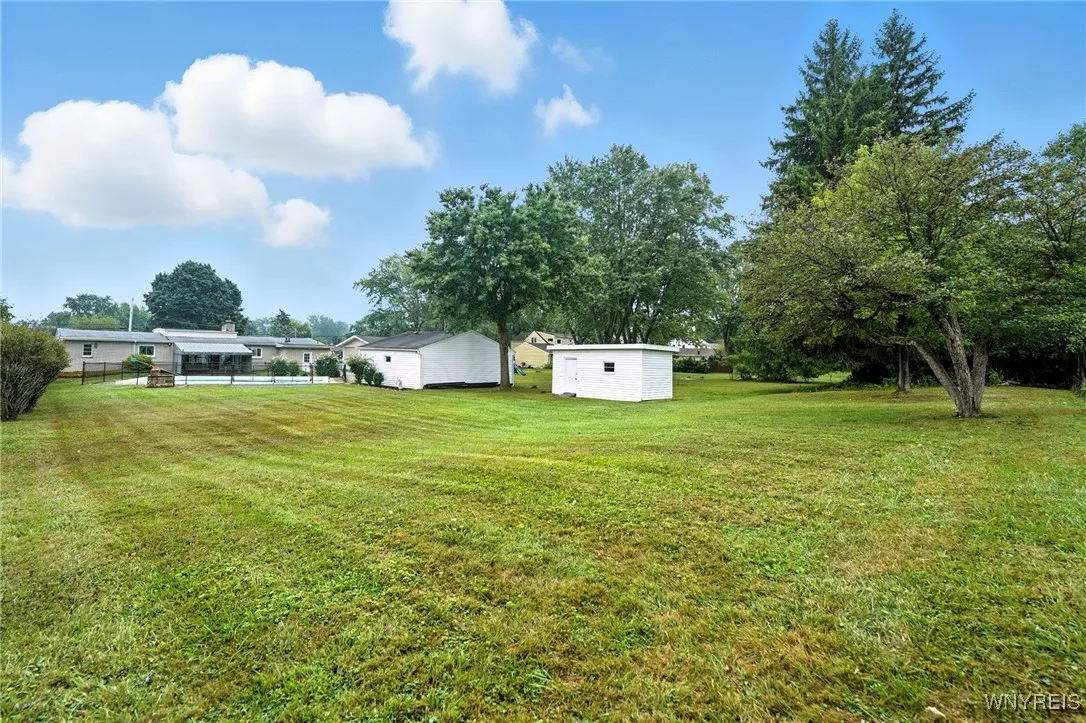 4990 Meadowbrook Road, Clarence, New York 14221, Clarence, New York 14221, 3 Bedrooms Bedrooms, 9 Rooms Rooms,2 BathroomsBathrooms,Residential,Closed,4990 Meadowbrook Road, Clarence, New York 14221,0,B1633442