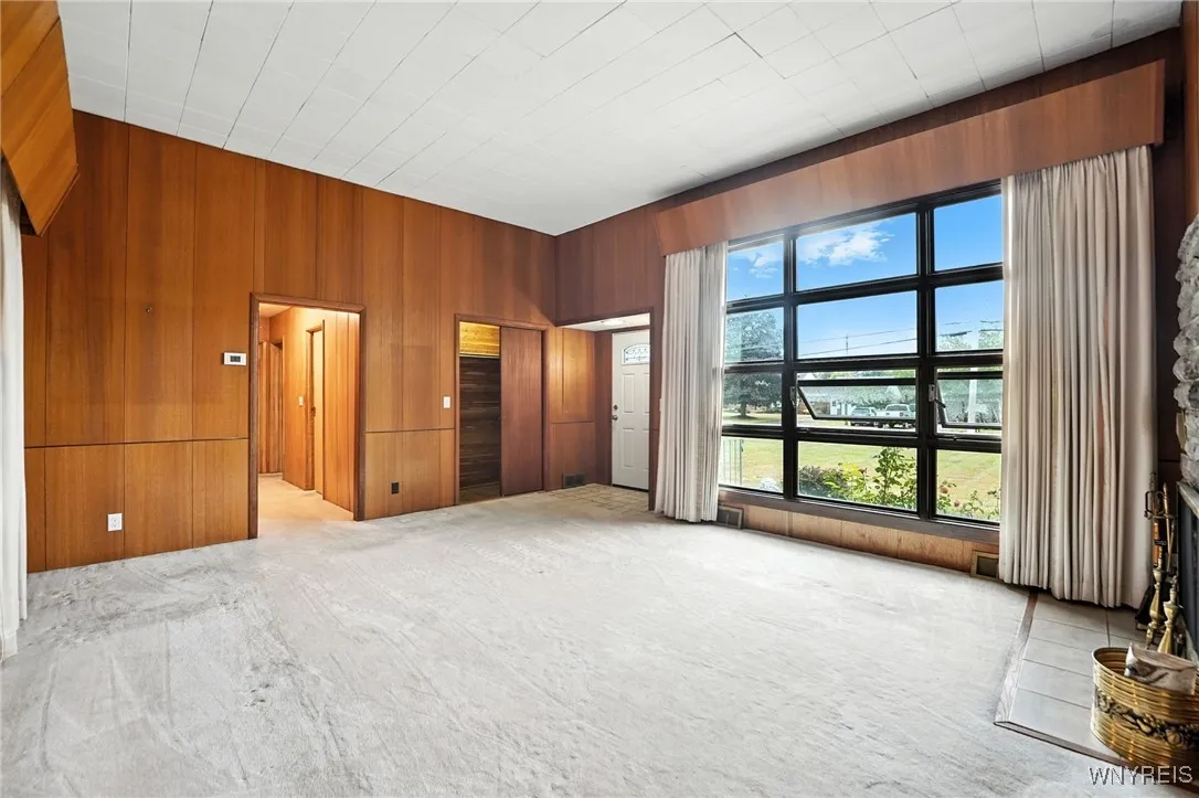 4990 Meadowbrook Road, Clarence, New York 14221, Clarence, New York 14221, 3 Bedrooms Bedrooms, 9 Rooms Rooms,2 BathroomsBathrooms,Residential,For Sale,4990 Meadowbrook Road, Clarence, New York 14221,B1633442