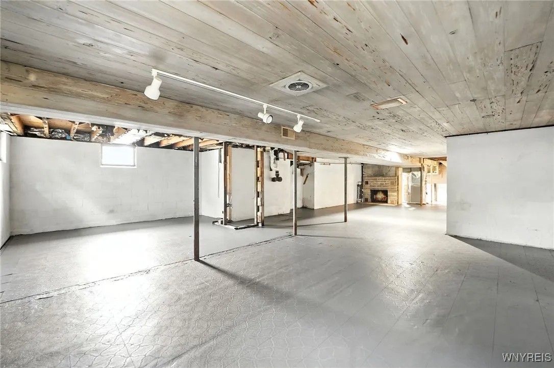 4990 Meadowbrook Road, Clarence, New York 14221, Clarence, New York 14221, 3 Bedrooms Bedrooms, 9 Rooms Rooms,2 BathroomsBathrooms,Residential,For Sale,4990 Meadowbrook Road, Clarence, New York 14221,B1633442