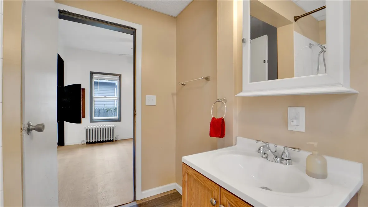 122 Dakota Street, Rochester, New York 14606, Rochester, New York 14606, 2 Bedrooms Bedrooms, 6 Rooms Rooms,1 BathroomBathrooms,Residential,For Sale,122 Dakota Street, Rochester, New York 14606,0,R1632607