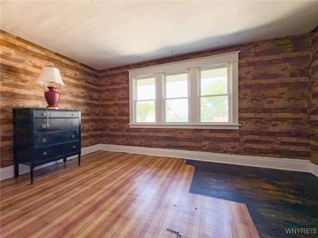 369 Abbott Road, Buffalo, New York 14220, Buffalo, New York 14220, 3 Bedrooms Bedrooms, 7 Rooms Rooms,1 BathroomBathrooms,Residential,For Sale,369 Abbott Road, Buffalo, New York 14220,B1633338