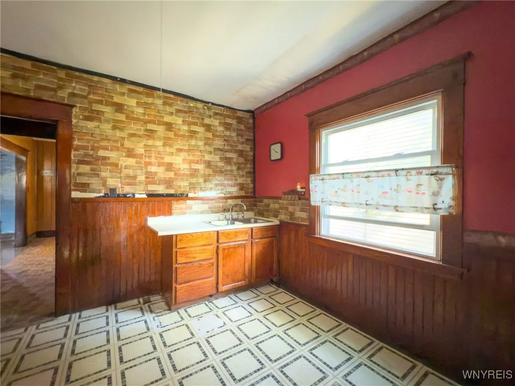 369 Abbott Road, Buffalo, New York 14220, Buffalo, New York 14220, 3 Bedrooms Bedrooms, 7 Rooms Rooms,1 BathroomBathrooms,Residential,For Sale,369 Abbott Road, Buffalo, New York 14220,B1633338