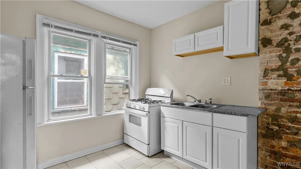 291 Forest Avenue, Buffalo, New York 14213, Buffalo, New York 14213, 7 Bedrooms Bedrooms, ,2 BathroomsBathrooms,Residential,For Sale,291 Forest Avenue, Buffalo, New York 14213,B1633514