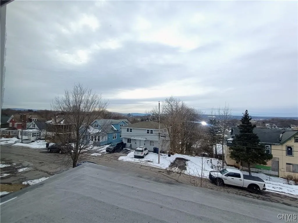 132 Spring Street, Syracuse, New York 13208, Syracuse, New York 13208, 5 Bedrooms Bedrooms, ,2 BathroomsBathrooms,Residential,For Sale,132 Spring Street, Syracuse, New York 13208,S1633665