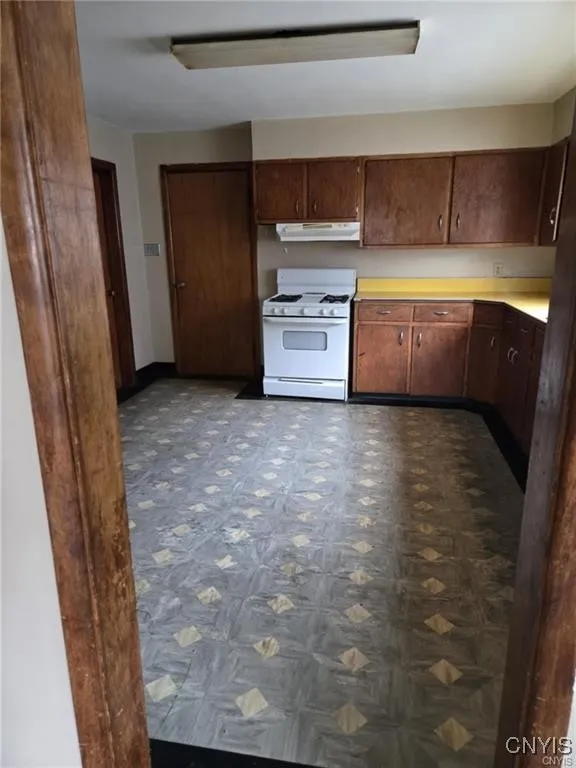 132 Spring Street, Syracuse, New York 13208, Syracuse, New York 13208, 5 Bedrooms Bedrooms, ,2 BathroomsBathrooms,Residential,For Sale,132 Spring Street, Syracuse, New York 13208,S1633665