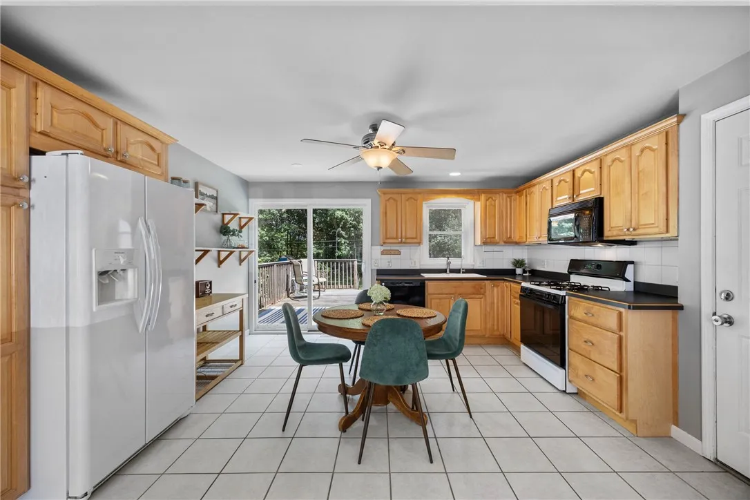 480 Covewood Blvd Boulevard, Webster, New York 145, Webster, New York 14580, 3 Bedrooms Bedrooms, 6 Rooms Rooms,1 BathroomBathrooms,Residential,For Sale,480 Covewood Blvd Boulevard, Webster, New York 145,R1631363