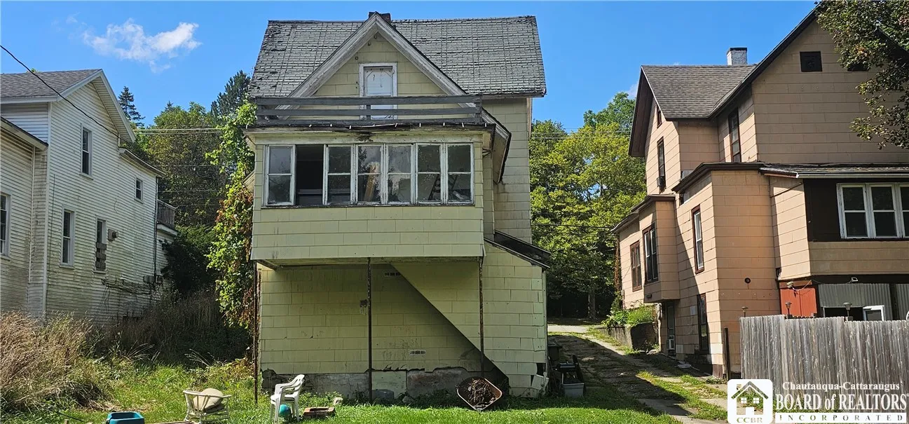 335 Foote Avenue, Jamestown, New York 14701, Jamestown, New York 14701, 6 Bedrooms Bedrooms, ,3 BathroomsBathrooms,Residential,For Sale,335 Foote Avenue, Jamestown, New York 14701,0,R1633361