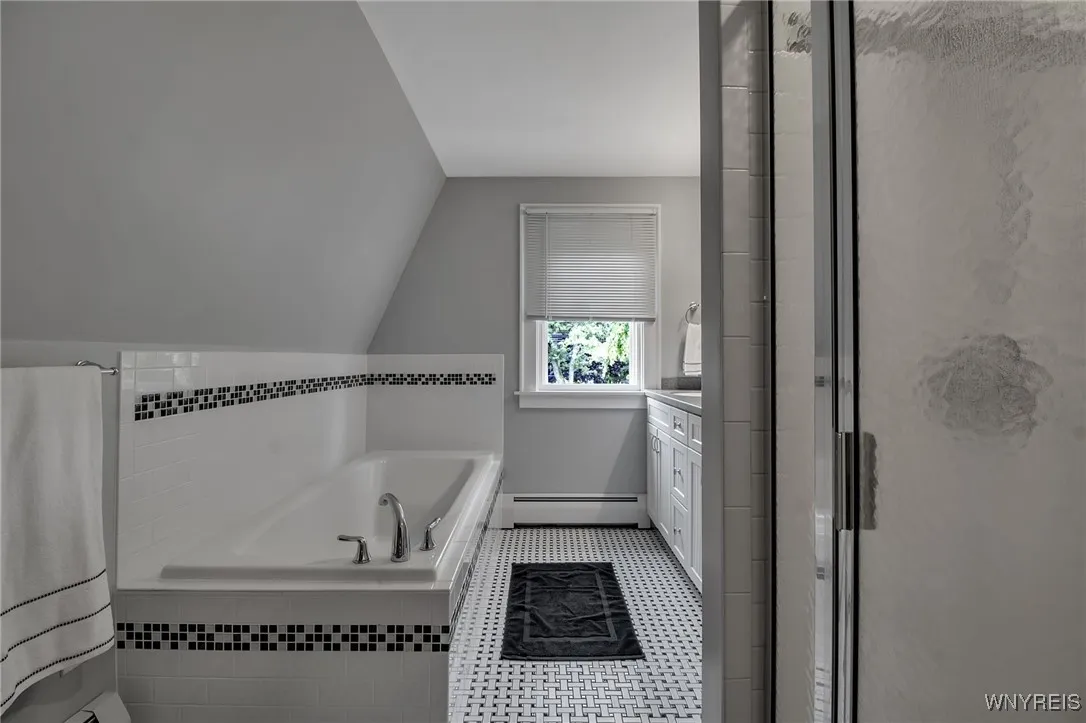 7196 Ward Road, Wheatfield, New York 14120, Wheatfield, New York 14120, 3 Bedrooms Bedrooms, 10 Rooms Rooms,1 BathroomBathrooms,Residential,For Sale,7196 Ward Road, Wheatfield, New York 14120,B1633608