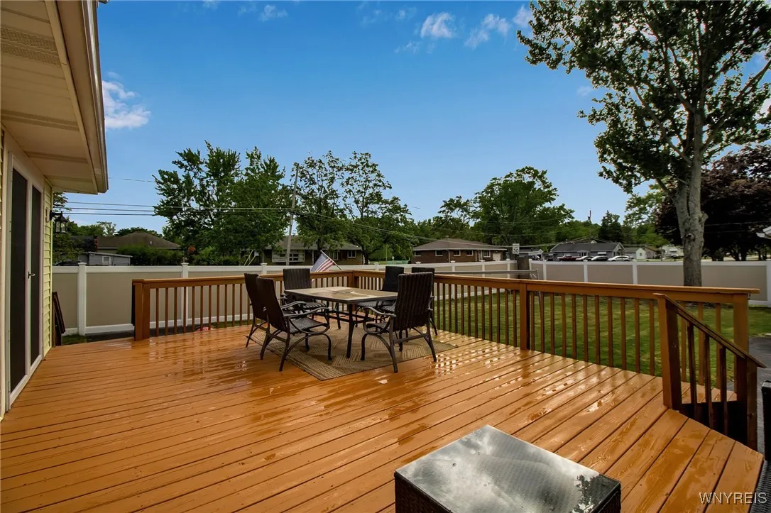 7196 Ward Road, Wheatfield, New York 14120, Wheatfield, New York 14120, 3 Bedrooms Bedrooms, 10 Rooms Rooms,1 BathroomBathrooms,Residential,For Sale,7196 Ward Road, Wheatfield, New York 14120,B1633608