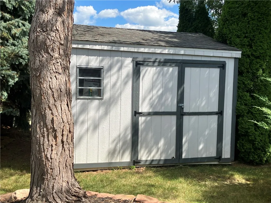 6381 Roberts Drive, Victor, New York 14564, Victor, New York 14564, 4 Bedrooms Bedrooms, 7 Rooms Rooms,2 BathroomsBathrooms,Residential,Closed,6381 Roberts Drive, Victor, New York 14564,0,R1633688