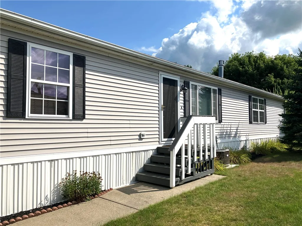 6381 Roberts Drive, Victor, New York 14564, Victor, New York 14564, 4 Bedrooms Bedrooms, 7 Rooms Rooms,2 BathroomsBathrooms,Residential,For Sale,6381 Roberts Drive, Victor, New York 14564,R1633688