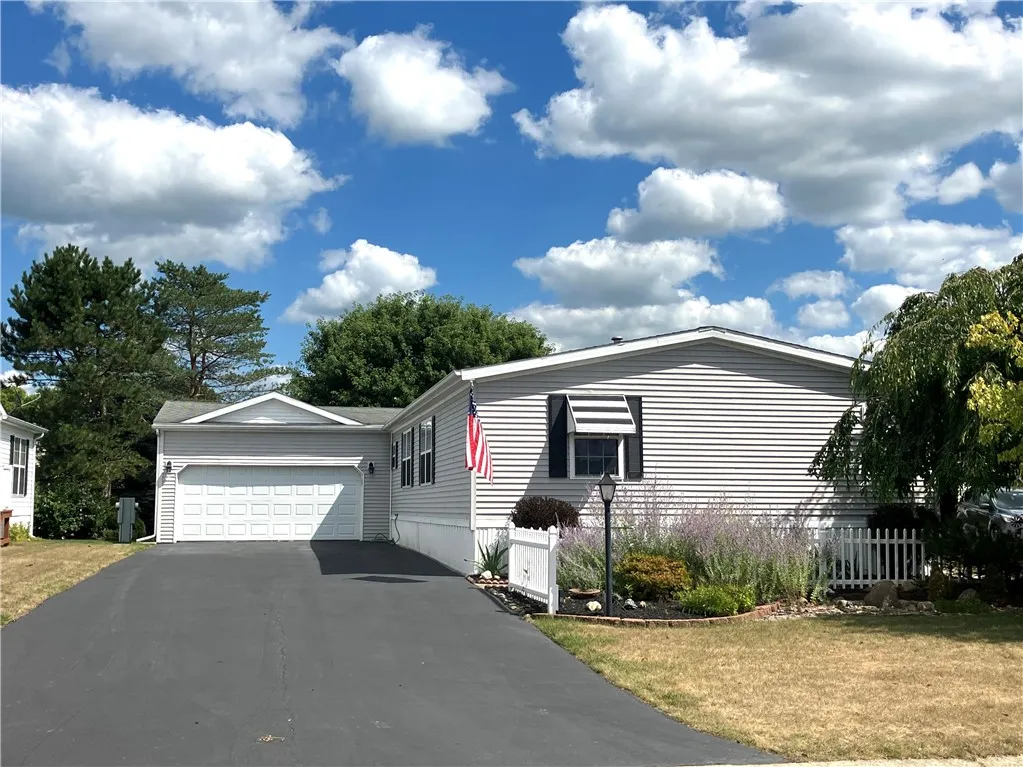 6381 Roberts Drive, Victor, New York 14564, Victor, New York 14564, 4 Bedrooms Bedrooms, 7 Rooms Rooms,2 BathroomsBathrooms,Residential,For Sale,6381 Roberts Drive, Victor, New York 14564,R1633688