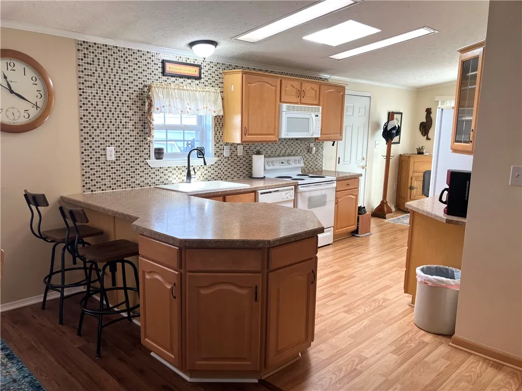 6381 Roberts Drive, Victor, New York 14564, Victor, New York 14564, 4 Bedrooms Bedrooms, 7 Rooms Rooms,2 BathroomsBathrooms,Residential,For Sale,6381 Roberts Drive, Victor, New York 14564,R1633688