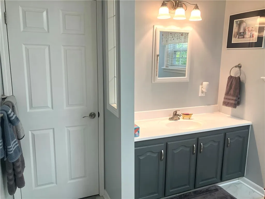 6381 Roberts Drive, Victor, New York 14564, Victor, New York 14564, 4 Bedrooms Bedrooms, 7 Rooms Rooms,2 BathroomsBathrooms,Residential,For Sale,6381 Roberts Drive, Victor, New York 14564,R1633688