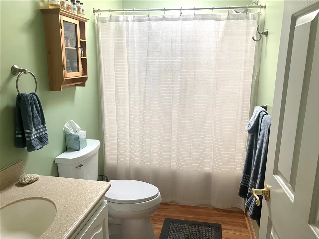 6381 Roberts Drive, Victor, New York 14564, Victor, New York 14564, 4 Bedrooms Bedrooms, 7 Rooms Rooms,2 BathroomsBathrooms,Residential,For Sale,6381 Roberts Drive, Victor, New York 14564,R1633688
