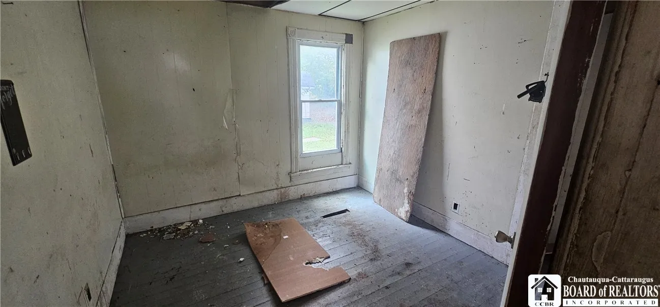 Lower front apt