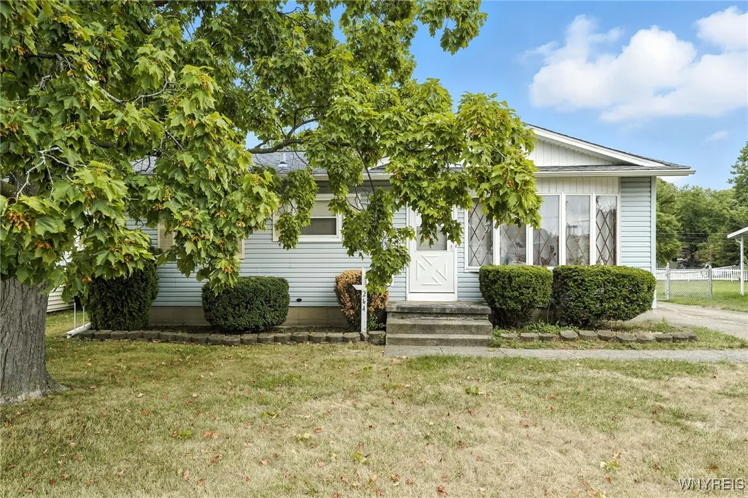 264 Willowbend Road, Tonawanda, New York 14150, Tonawanda, New York 14150, 3 Bedrooms Bedrooms, 8 Rooms Rooms,1 BathroomBathrooms,Residential,For Sale,264 Willowbend Road, Tonawanda, New York 14150,0,B1631594