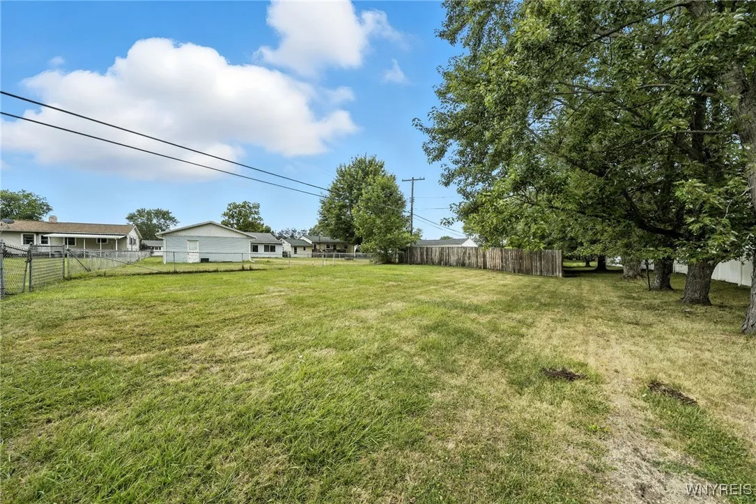 264 Willowbend Road, Tonawanda, New York 14150, Tonawanda, New York 14150, 3 Bedrooms Bedrooms, 8 Rooms Rooms,1 BathroomBathrooms,Residential,For Sale,264 Willowbend Road, Tonawanda, New York 14150,0,B1631594