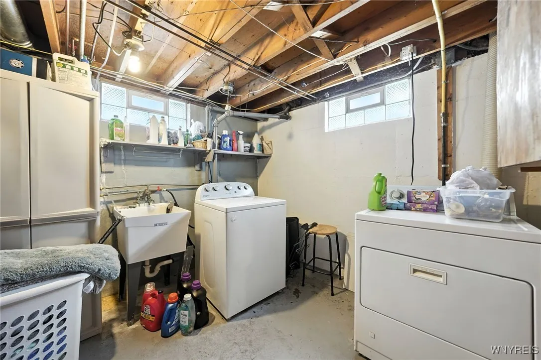 264 Willowbend Road, Tonawanda, New York 14150, Tonawanda, New York 14150, 3 Bedrooms Bedrooms, 8 Rooms Rooms,1 BathroomBathrooms,Residential,For Sale,264 Willowbend Road, Tonawanda, New York 14150,0,B1631594