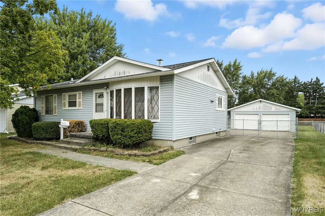 264 Willowbend Road, Tonawanda, New York 14150, Tonawanda, New York 14150, 3 Bedrooms Bedrooms, 8 Rooms Rooms,1 BathroomBathrooms,Residential,For Sale,264 Willowbend Road, Tonawanda, New York 14150,0,B1631594