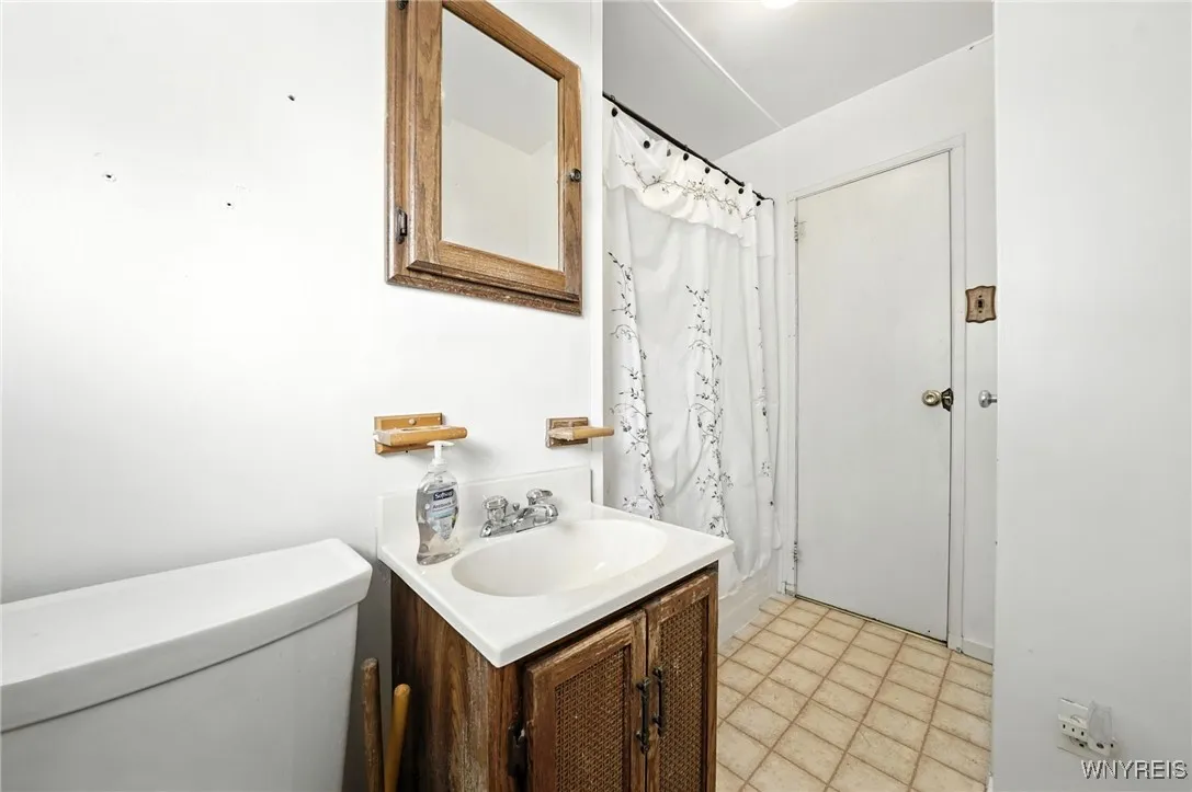264 Willowbend Road, Tonawanda, New York 14150, Tonawanda, New York 14150, 3 Bedrooms Bedrooms, 8 Rooms Rooms,1 BathroomBathrooms,Residential,For Sale,264 Willowbend Road, Tonawanda, New York 14150,0,B1631594