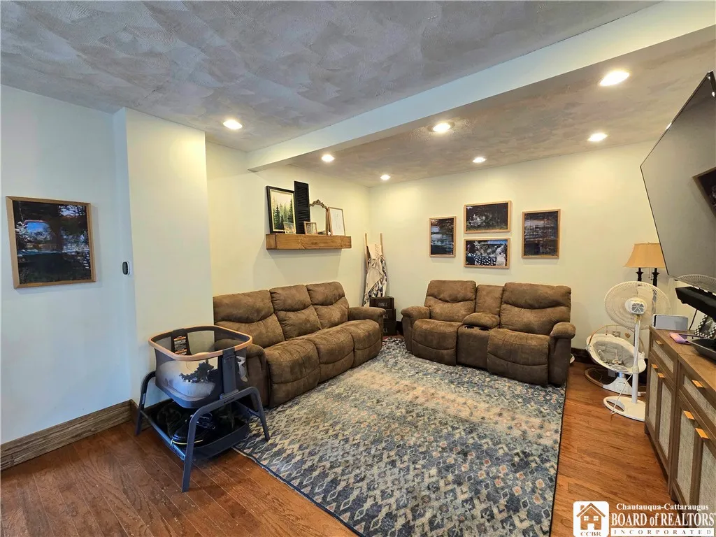 10 King Street, Eldred, Pennsylvania 16731, Eldred, Pennsylvania 16731, 3 Bedrooms Bedrooms, 9 Rooms Rooms,2 BathroomsBathrooms,Residential,For Sale,10 King Street, Eldred, Pennsylvania 16731,0,R1631899