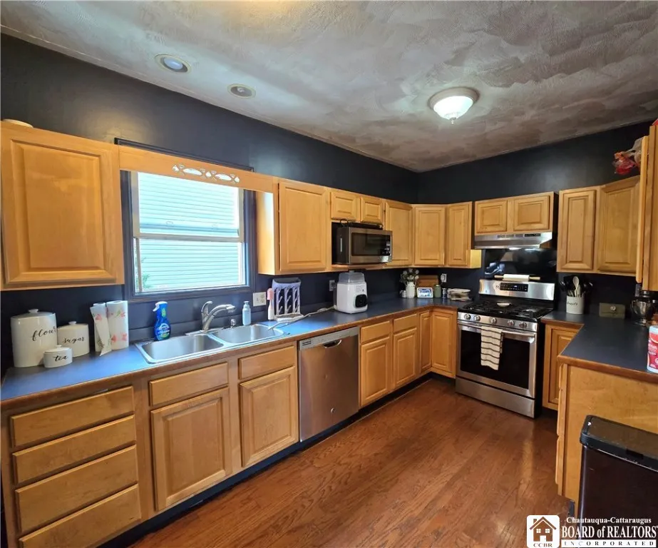 10 King Street, Eldred, Pennsylvania 16731, Eldred, Pennsylvania 16731, 3 Bedrooms Bedrooms, 9 Rooms Rooms,2 BathroomsBathrooms,Residential,For Sale,10 King Street, Eldred, Pennsylvania 16731,0,R1631899
