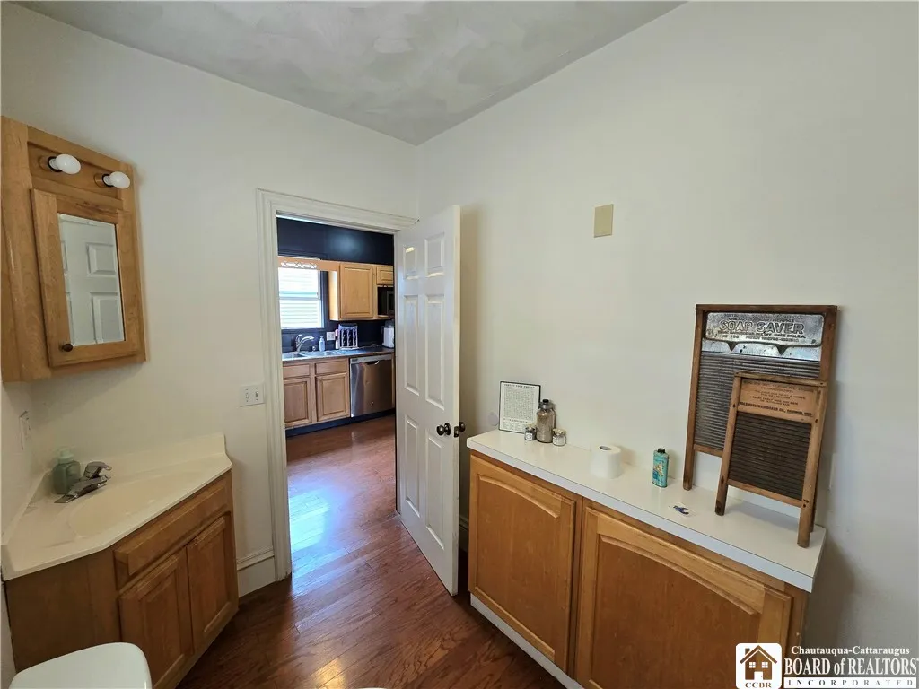 10 King Street, Eldred, Pennsylvania 16731, Eldred, Pennsylvania 16731, 3 Bedrooms Bedrooms, 9 Rooms Rooms,2 BathroomsBathrooms,Residential,For Sale,10 King Street, Eldred, Pennsylvania 16731,0,R1631899