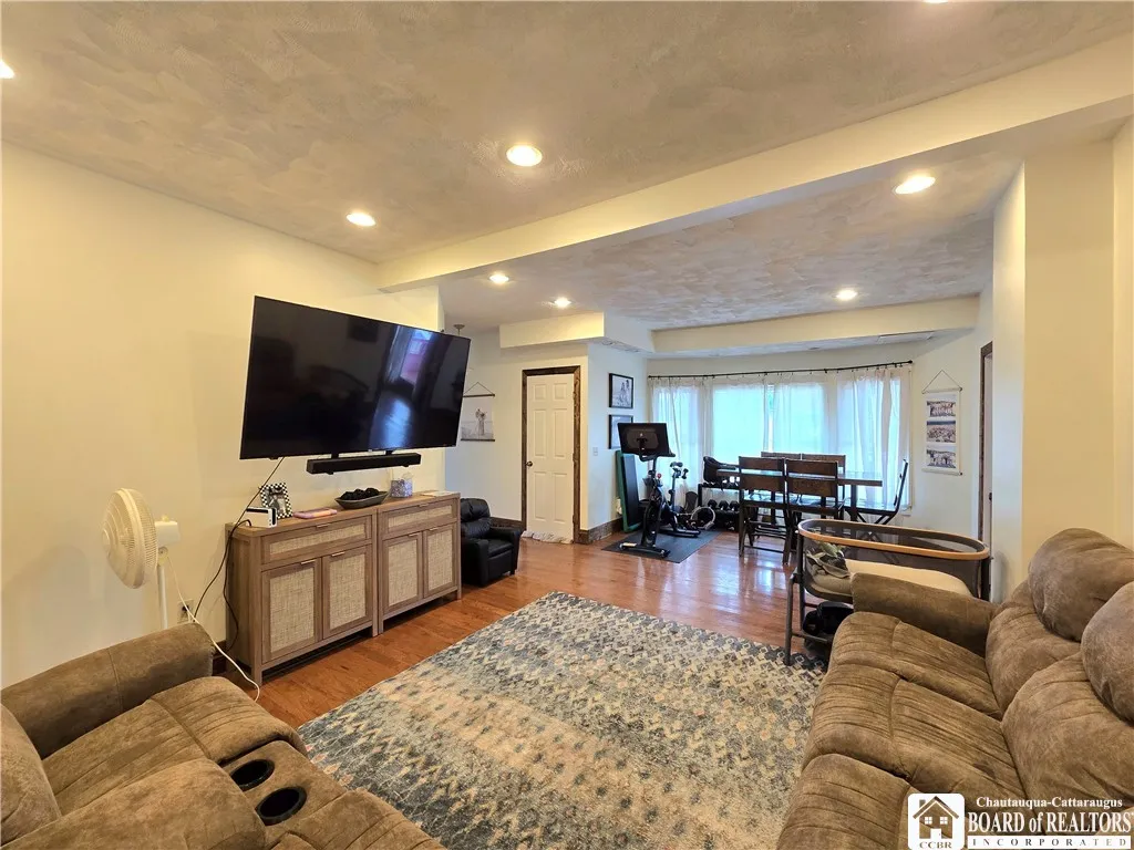 10 King Street, Eldred, Pennsylvania 16731, Eldred, Pennsylvania 16731, 3 Bedrooms Bedrooms, 9 Rooms Rooms,2 BathroomsBathrooms,Residential,For Sale,10 King Street, Eldred, Pennsylvania 16731,0,R1631899