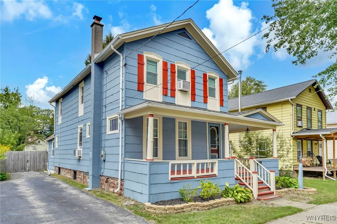 294 Broad Street, Tonawanda, New York 14150, Tonawanda, New York 14150, 4 Bedrooms Bedrooms, 8 Rooms Rooms,2 BathroomsBathrooms,Residential,For Sale,294 Broad Street, Tonawanda, New York 14150,0,B1633145